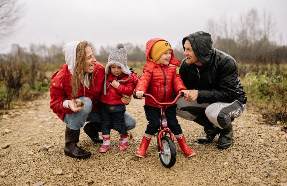 Actieve gezinsactiviteiten in de natuur